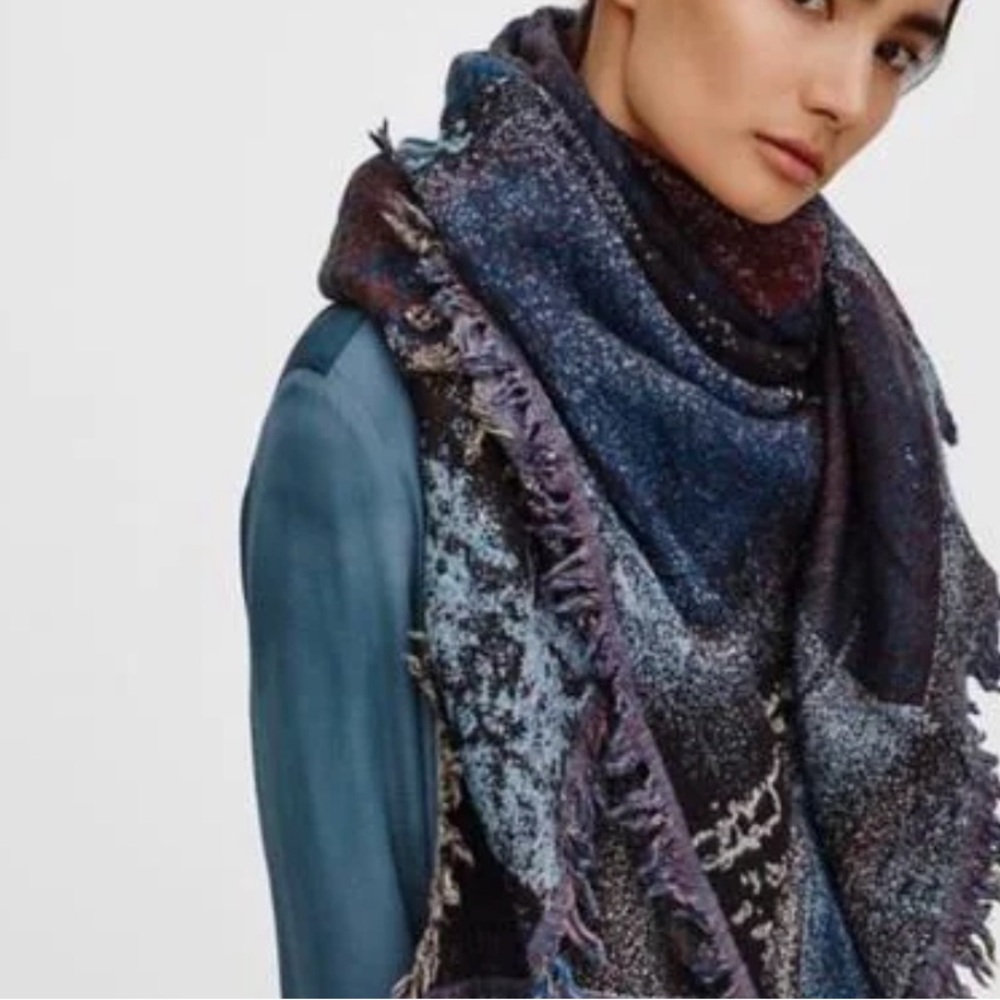 Aritzia Wilfred Blanket Wool Scarf Shawl Mosaic Shawl Wrap Boho Cozy Warm - Picture 4 of 16